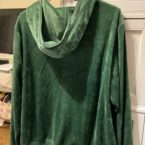 Brand New with tags BCBG 2x green velour hoodie - Picture 3 of 6